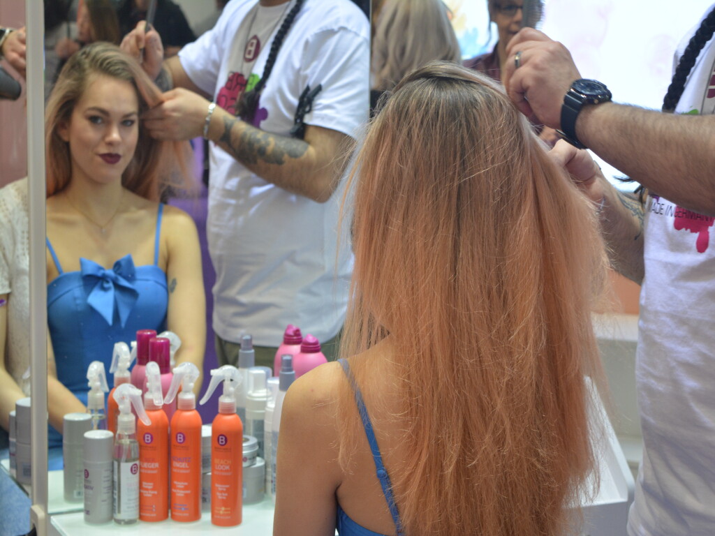 Erfolgreich -   TOP HAIR im VIDEO