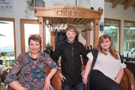 Das Haar-Chalet - Cafe, Cocktail-Bar und Salon