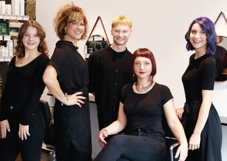Eevie Ostrich: Hier werden Haare DESIGNT