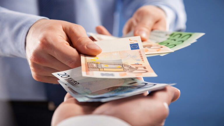 Kein Geld für den Haarschnitt ?